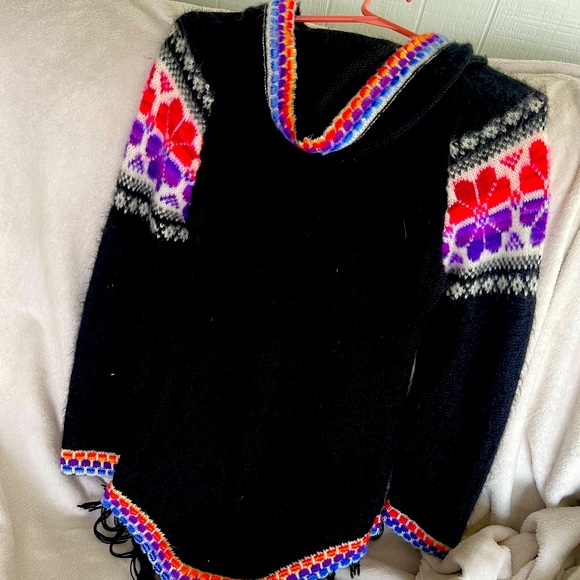Beautiful alpaca fur Aztec pattern Sweater - Picture 2 of 2